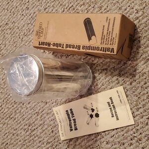 New-The Pampered Chef Silver Heart Bread Tube